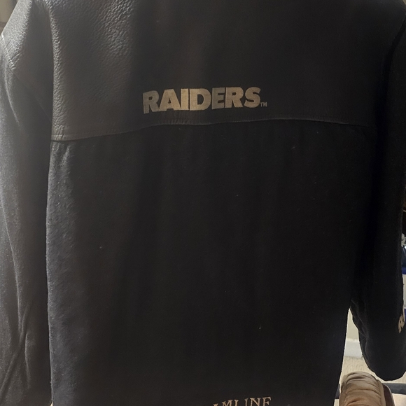 Los Angeles Raiders official jacket - Picture 7 of 10